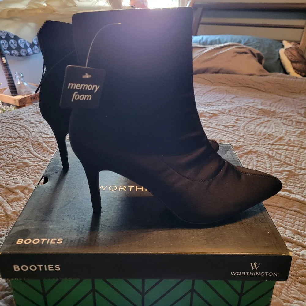 Boots - Picture 1 of 3